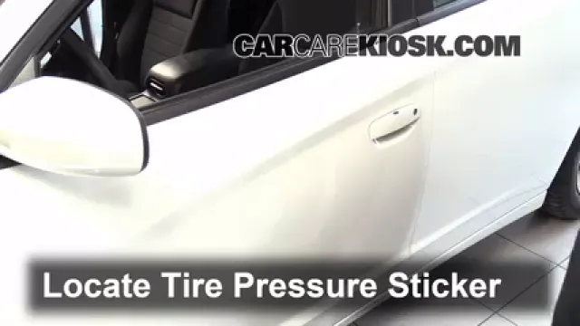 2013 Dodge Charger SE 3.6L V6 FlexFuel Pneus et roues Vérifier la pression des pneus